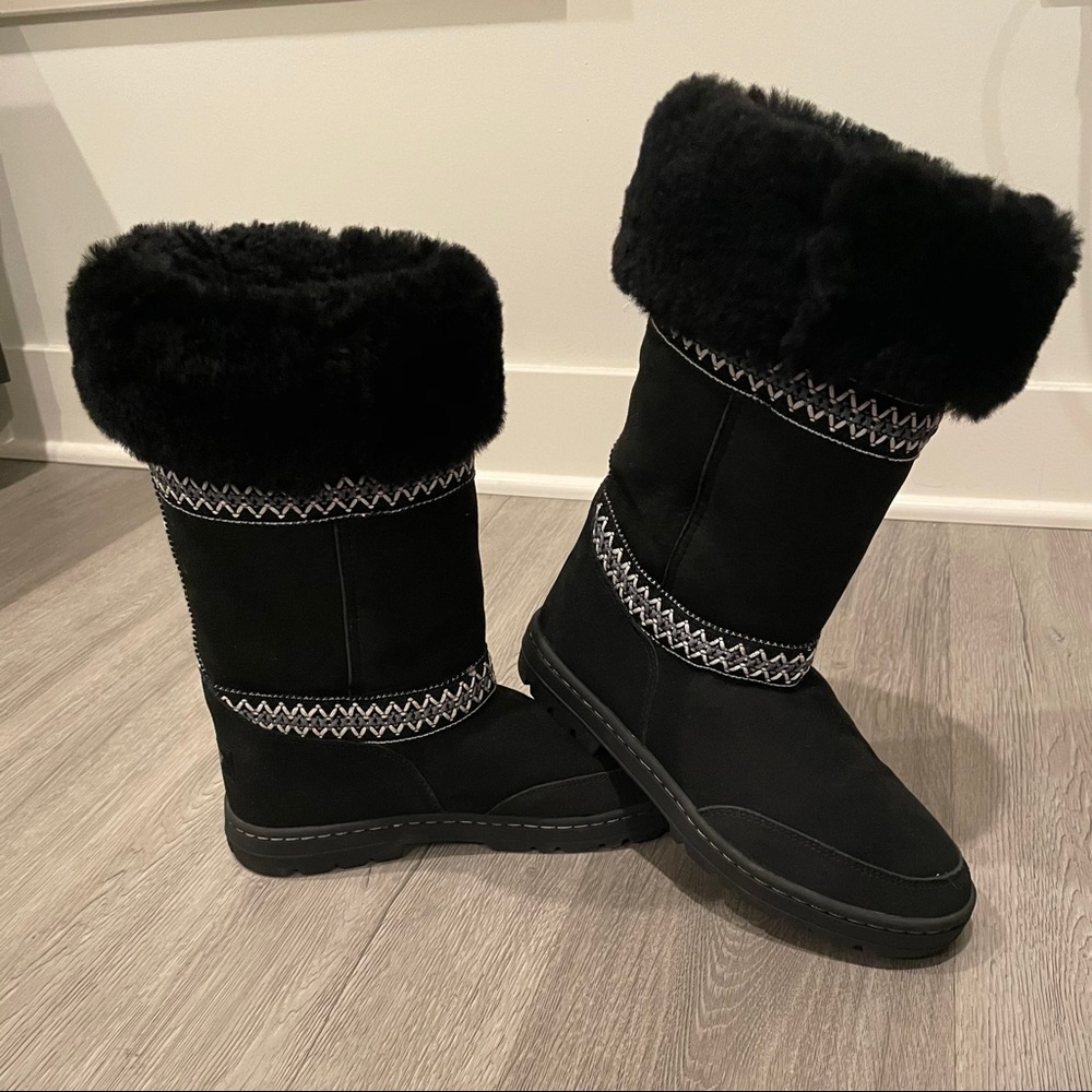 UGG Women's W Sundance Revival Fashion Boot